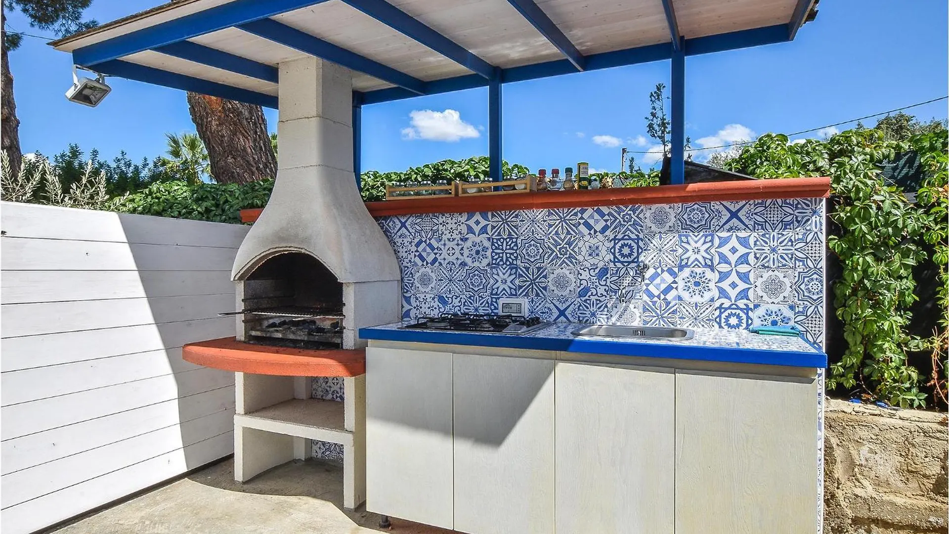 Beautiful Home In Chiaramonte Gulfi